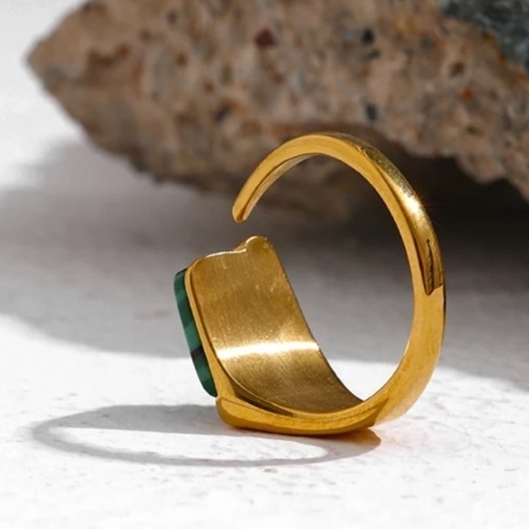 RETRO Geometric Stone Gold Plated Ring - Picture 4 of 13